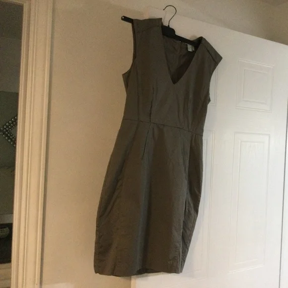 Dress - Picture 1 of 6